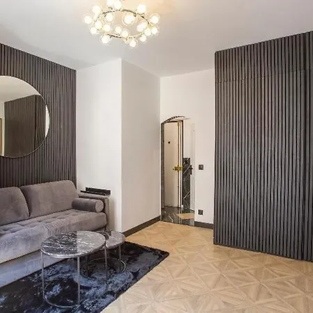 Διαμέρισμα C3 Charming Getaway In 7th, Steps From Eiffel Tower *