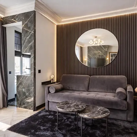 C3 Charming Getaway In 7th, Steps From Eiffel Tower