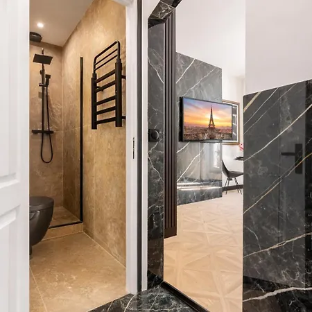 Апартаменты C3 Charming Getaway In 7th, Steps From Eiffel Tower *